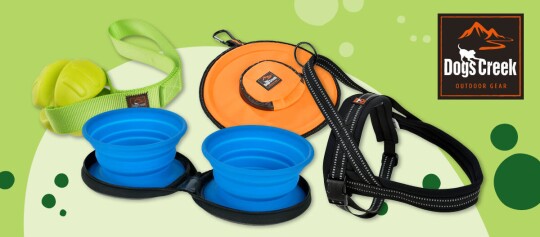 Outdoor-Hundezubehör von Dogs Creek mit faltbaren Futternäpfen, Hundegeschirr, Frisbee und Ballspielzeug