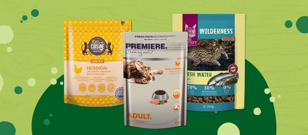 DE_KW31_CatDay_.Fullsize2 Drei verschiedene Katzenfutter-Packungen für erwachsene Katzen mit Huhn, Geflügel und Fisch, hochwertigen natürlichen Zutaten und Premiumqualität.