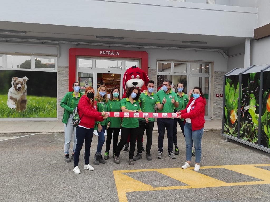 New Opening Portogruaro_taglio nastro New Opening Portogruaro_taglio nastro