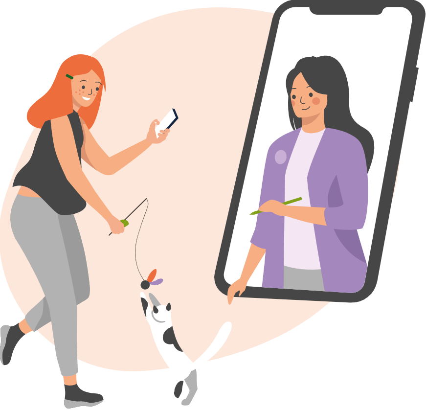 Frau spielt mit einer Katze, während eine andere Frau auf einem Smartphone-Bildschirm zuschaut und mit einem Stift interagiert, was eine virtuelle Verbindung und Interaktion symbolisiert.