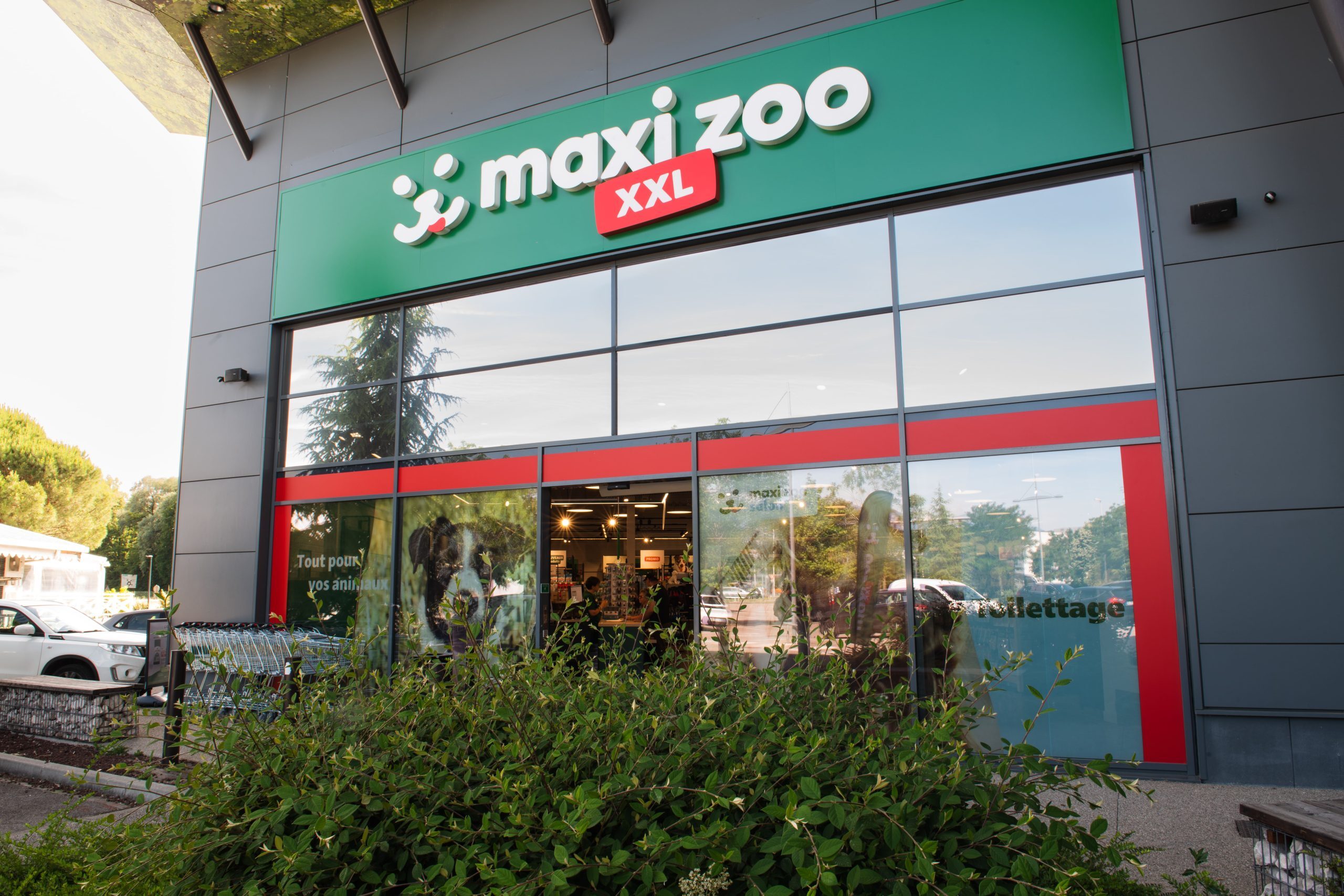 devanture magasin Image devanture magasin Maxi Zoo France