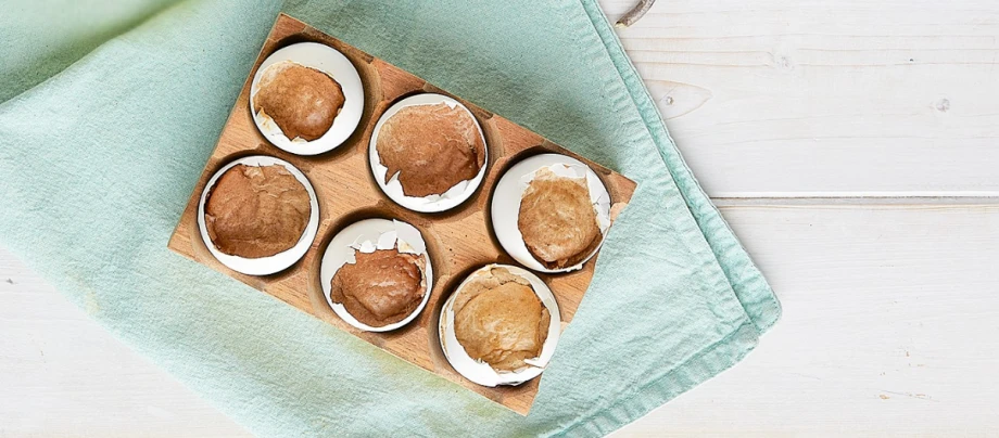 DIY-Hund-Ostersnack-gefuellte-Eier-1200x527