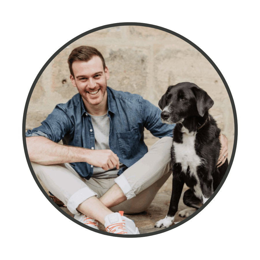 Miniaturbild-Fressnapf-Autor-Matthias-Lebens-900x900 Autor Matthias Lebens mit seinem Hund.