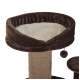 Brauner Katzenbaum mit einer plüschigen, runden oberen Plattform und einem baumelnden Pom-Pom-Spielzeug, mit einem strukturierten Kratzbaum.