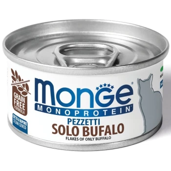 Dosenkatzenfutter mit der Aufschrift "Monge Monoprotein Pezzetti Solo Bufalo", das eine getreidefreie Formel mit Flocken von nur Büffel enthält.