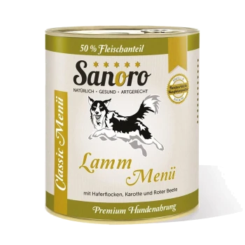 Dose Sanoro Classic Menü Hundefutter mit einer schwarz-weißen Hundillustration, beschriftet mit "Lamm Menü" und Zutaten: Hafer, Karotten und Rote Beete.