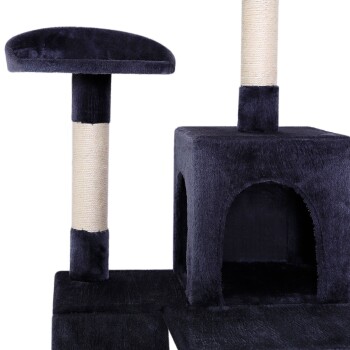 Ein dunkelgrauer Katzenbaum mit einem gemütlichen Versteck, einem Kratzpfosten, der mit natürlichem Sisal umwickelt ist, und einer erhöhten Liegefläche zum Entspannen.