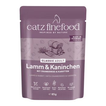 Lila Beutel von catz finefood Classic Adult – Lamm & Kaninchen mit Preiselbeeren und Karotten, 85 g