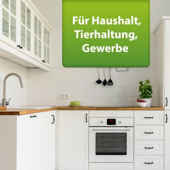 Moderne Küche mit weißen Schränken, Holzarbeitsplatte und einem Ofen; ein grünes Banner darüber liest "Für Haushalt, Tierhaltung, Gewerbe."