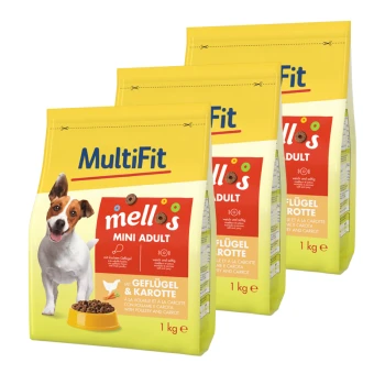 Drei Säcke MultiFit Hundefutter mit der Aufschrift "mellos MINI ADULT", mit Zutaten aus Geflügel und Karotte, jeweils 1 kg schwer.