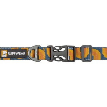 Bunter Hundehalsband von Ruffwear mit einem blauen, orangefarbenen und gelben Muster, mit einer stabilen Schnalle und einem Logoanhänger.