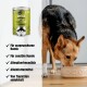 Ein Hund frisst aus einer Schüssel mit der Aufschrift "DOG" neben einer Dose "eat SMALL" Hundefutter, geeignet für erwachsene und empfindliche Hunde.