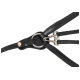 Schwarzes Leder-Haustiergeschirr mit silbernen Metallringen und Clips, mit einem runden Verbinder in der Mitte.