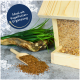 Holz-Vogelfutterspender mit einem Haufen Samen und einer Schaufel, begleitet von grünem Gras und einer Sprechblase mit dem Text 'Ideal als Vogelfutter-Ergänzung.'