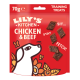 Verpackung von Lily's Kitchen Huhn & Rind Training Leckerlis mit einem Cartoon-Hund, mit dem Text "SIT... STAY... FETCH!" und vier Leckerli-Stücken.