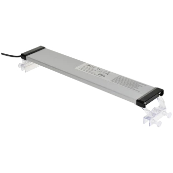 Barre lumineuse LED avec un boîtier en aluminium argenté, dotée d'un capuchon noir et de supports de montage transparents, étiquetée avec le modèle et la classification IPX4.