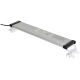 Listwa LED z aluminiowym korpusem w kolorze srebrnym, z czarną końcówką i przezroczystymi uchwytami montażowymi, oznaczona modelem i oceną IPX4.