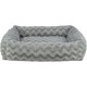 Graues Haustierbett mit einer weichen, plüschigen Textur und Zickzackmuster, mit erhöhten Rändern für Komfort und Unterstützung.
