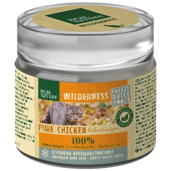 Ein Glas Real Nature Wilderness Pure Chicken gefriergetrockneter Snack für Haustiere, mit einer Katze auf dem Etikett, mit "100%" deutlich sichtbar.