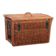 Geflochtene Korb-Haustiertrage mit einem klappbaren Deckel, Ledergriffen und einem Griff, ideal für den Transport kleiner Haustiere.
