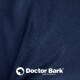 Nahaufnahme eines dunkelblauen Stoffes mit dem Logo "Doctor Bark" und dem Text "MADE IN GERMANY" am unteren Rand.