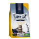 Happy Cat Adult Farm Poultry Katzenfutterbeutel mit einer getigerten Katze auf der Vorderseite, mit Text, der die XXL-Kibble-Größe und das glutenfreie Rezept hervorhebt.