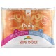 Multipack de nourriture pour chats Almo Nature Daily présentant trois sachets de 100 g avec un gros plan du visage d'un chat en arrière-plan.