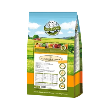 Eine Tüte BELFOR Naturgut-Schmaus Tiernahrung, vor einer malerischen Landschaft, mit wichtigen Details wie "Premiumqualität" und "82%".