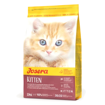 Josera Kitten Katzenfutterbeutel mit einer Nahaufnahme eines orangefarbenen Kätzchens, mit "Einfach verdaulich" und "Lachsöl für wachsende Kätzchen."