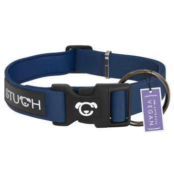 Hundehalsband gepolstert u. verstellbar dunkelblau S Blauer Hundehalsband mit einer schwarzen Schnalle, die ein Hundelogo zeigt, beschriftet "STUCH" und einem Etikett mit der Aufschrift "PETA APPROVED VEGAN."