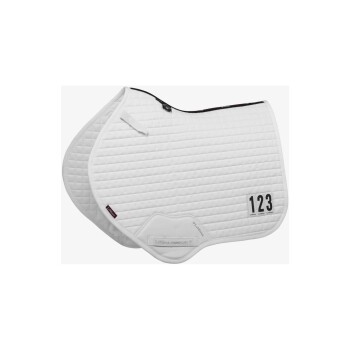 Weißes, gestepptes Sattelpad mit schwarzem Rand, mit der Nummer "123" und LeMieux-Branding.