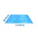 Blaues Kühlmatte für Haustiere mit einem Wasserdesign, misst 110 cm in der Länge und 70 cm in der Breite.