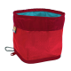 Rote zusammenklappbare Futter- oder Wasserschüssel für Haustiere mit einem sechseckigen Muster, mit einem blauen Innenraum und einem Karabinerhaken.