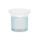 Ein klarer Messbecher aus Glas, gefüllt mit Wasser, zeigt eine Messung von 30 ml an der Seite.