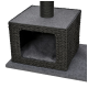 Arbre à chat tissé noir avec un coin douillet et un poteau à gratter, présentant un coussin gris doux à l'intérieur de l'espace cubique.