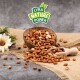 Eine Holzschale mit gemischten Nüssen, die auf Jute ausläuft, mit einer Schaufel und einer weißen Blume in der Nähe, mit dem Logo "LYRA NATURE POWER" darüber.