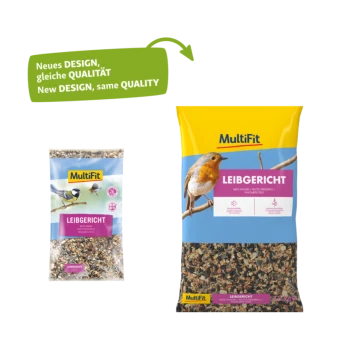 Een zak van 2,5 kg MultiFit vogelvoer met een kleurrijk ontwerp van een grote tit en een roodborstje, gelabeld "LEIBGERICHT" en "Favoriet Voer."