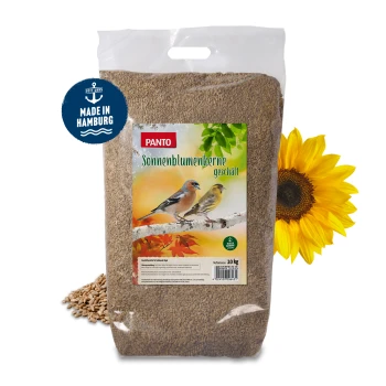 PANTO Premium Sonnenblumenkerne geschält Vogelfutterpaket mit drei Vögeln auf der Vorderseite, mit Text, der die Eignung für ganzjährige Fütterung hervorhebt.