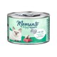 Dose mit Katzenfutter, die eine flauschige weiße Katze zeigt, beschriftet mit "Moments to enjoy", mit den Texten "Thunfisch mit Sardinen" und "Qualitätsfilet".