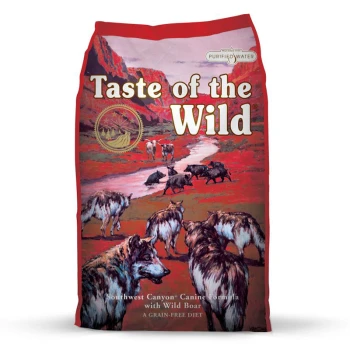 Eine Tüte Hundefutter "Taste of the Wild" mit Wölfen und einer Flussillustration, beschriftet mit "Southwest Canyon Canine Formula, Grain-Free."