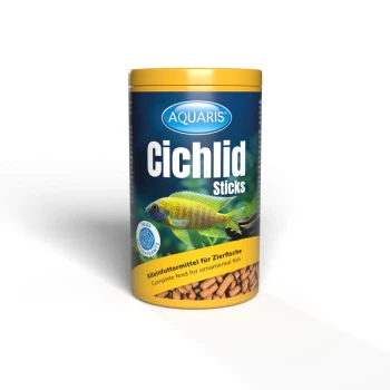 AQUARIS Cichlidensticks Fischfutter in zwei zylindrischen Behältern, mit bunten Fischgrafiken und dem Text "Plus Aminosäure."