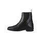 Schwarze Lederreitstiefel mit elastischen Seiteneinsätzen und einem Reißverschluss, mit einem Logo auf der Außenseite.