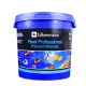 Blauer Eimer mit der Aufschrift 'Silbermann Reef Professional Premium Meersalz' mit bunten Fischen und Korallenmotiven, enthält 20 kg.