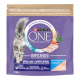 Sac violet Purina ONE BIFENSIS pour chat avec chat gris à poil long, poisson et blé ; texte « Spécial chat à l'appétit difficile ».