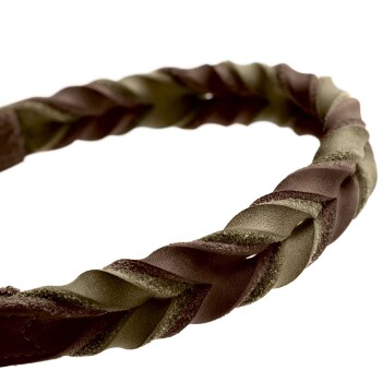 Geflochtenes Leder-Hundehalsband in erdigen Brauntönen, das ein stilvolles und langlebiges Design zeigt.