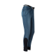 Seitenansicht von blauen Reithosen mit einem strukturierten Einsatz und schwarzen Kniepatches, kombiniert mit einem schwarzen Gürtel.