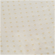 Een close-up van een textiel met een lichtbeige achtergrond met kleine, gelijkmatig verdeelde, glanzende stippen.