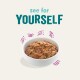 Un bol de nourriture pour animaux de compagnie rempli d'un mélange épais de viande et de légumes, accompagné du texte "see for YOURSELF" au-dessus.