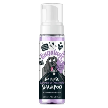 Flasche Bugalugs No Rinse Lavendel- & Kamillenshampoo, 200ml, mit einem Cartoon-Hund und Text, der vegan, pH-ausgeglichen und parabenfrei hervorhebt.