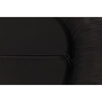 Nahaufnahme eines schwarzen Haustierbettes mit einem Reißverschluss entlang der Kante für eine einfache Abnahme des Bezugs.